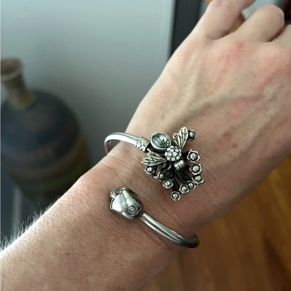 Alexander McQueen Skull and Bee Bracelet - Picture 3 of 6